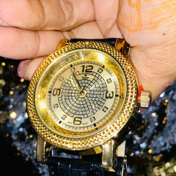 Real Diamond bezel watch custom made for men take elegant style to a new level - Picture 4 of 10